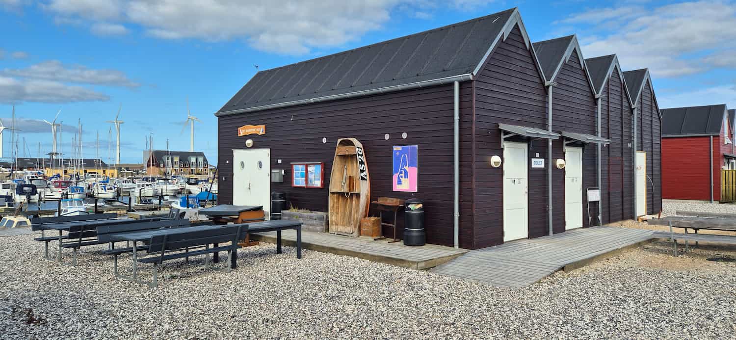 Autocamper parkering med havudsigt
